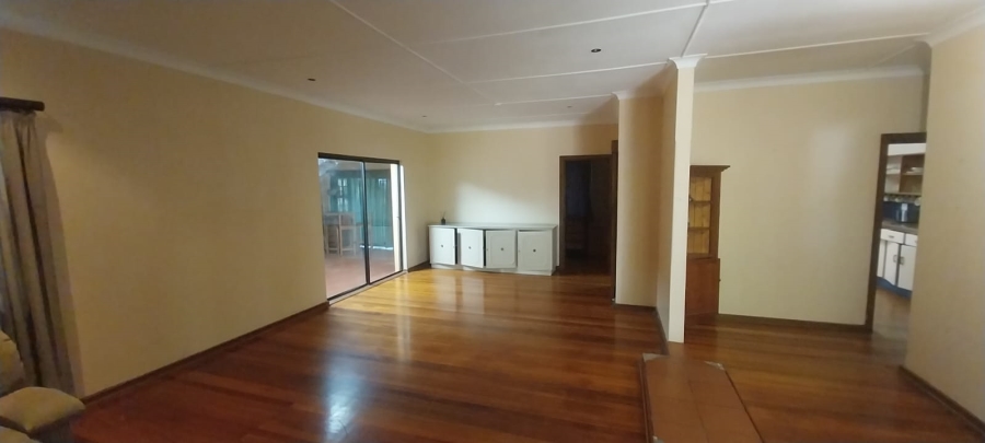 To Let 3 Bedroom Property for Rent in Beacon Bay Eastern Cape